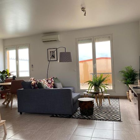 Appartement 2 Pieces De 44M² En Centre Ville มาก์นี-เลส์-อมอว์ซ ภายนอก รูปภาพ