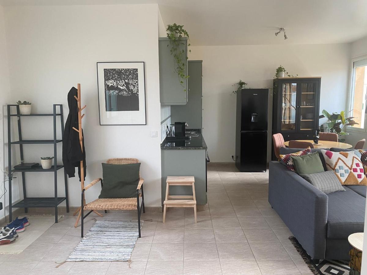 Appartement 2 Pieces De 44M² En Centre Ville มาก์นี-เลส์-อมอว์ซ ภายนอก รูปภาพ